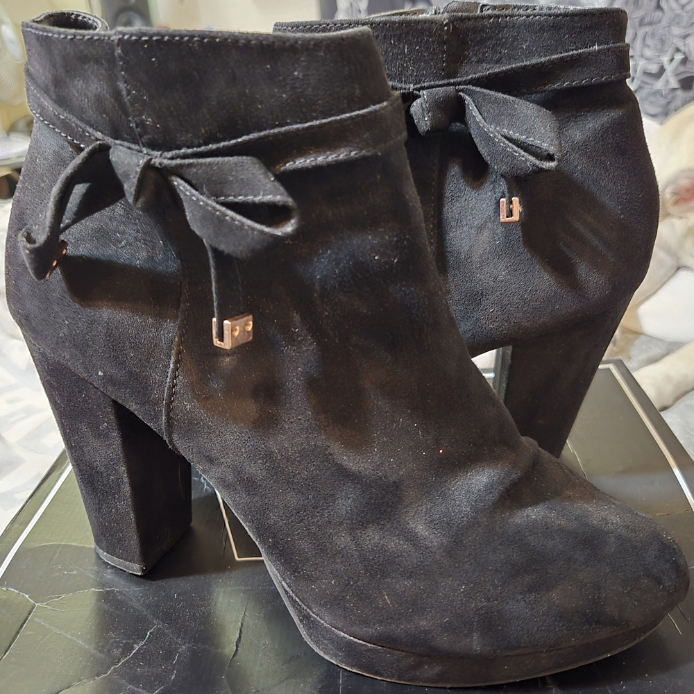 Elegant Black Ankle Boots